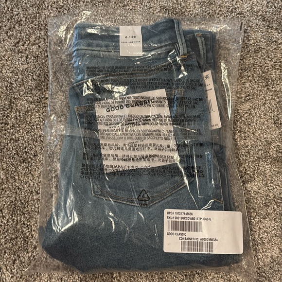 NEW-GOOD CLASSIC. Good American, skinnyish fit, high rise. Inseam 28” - Picture 6 of 6